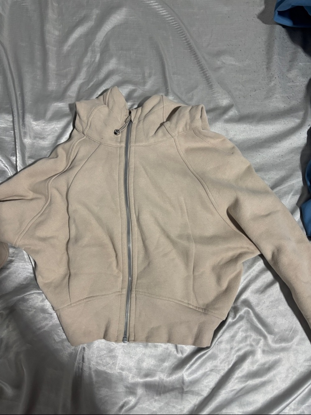 Lululemon Cropped Zip-Up Hoodie in Light Beige